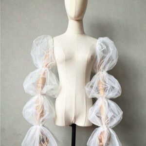 Elegant White Tulle Puff Sleeves